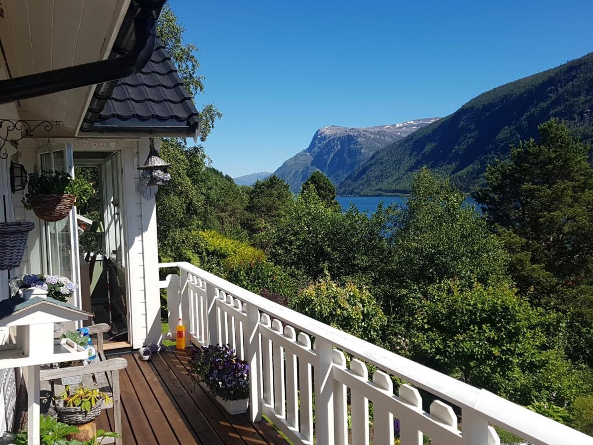 Between Fjord Og Glacier Ålfoten Exterior foto