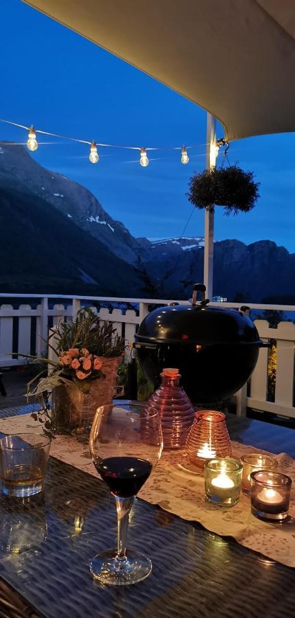 Between Fjord Og Glacier Ålfoten Exterior foto